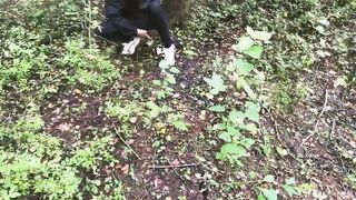 MY CAMP NEIGHBOR RUNNED TO MASTURB IN THE FOREST