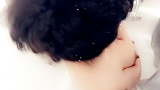 SOLO FEMALE SHOWER BATHTUB