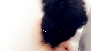 SOLO FEMALE SHOWER BATHTUB