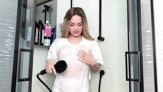 I'm playing with myself in the shower. Do you want to come with me?