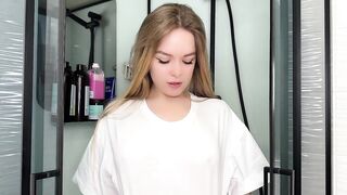 I'm playing with myself in the shower. Do you want to come with me?