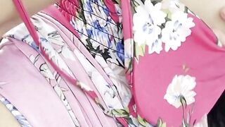 I masturbate in a car in public and have a very nice orgasm