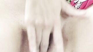 I masturbate in a car in public and have a very nice orgasm