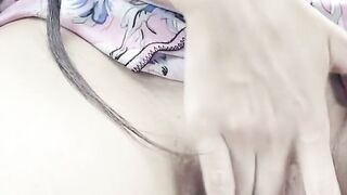 I masturbate in a car in public and have a very nice orgasm