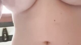 Guarda come gioco nella vasca da bagno ????????????