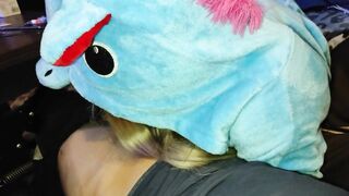 SCHOOLGIRL SUCK COCK - HOMEMADE PORN